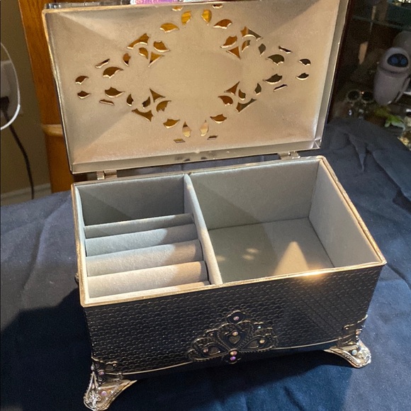 Things Remembered Silver Jewelry Box with Green Leaf Accent - Picture 3 of 12